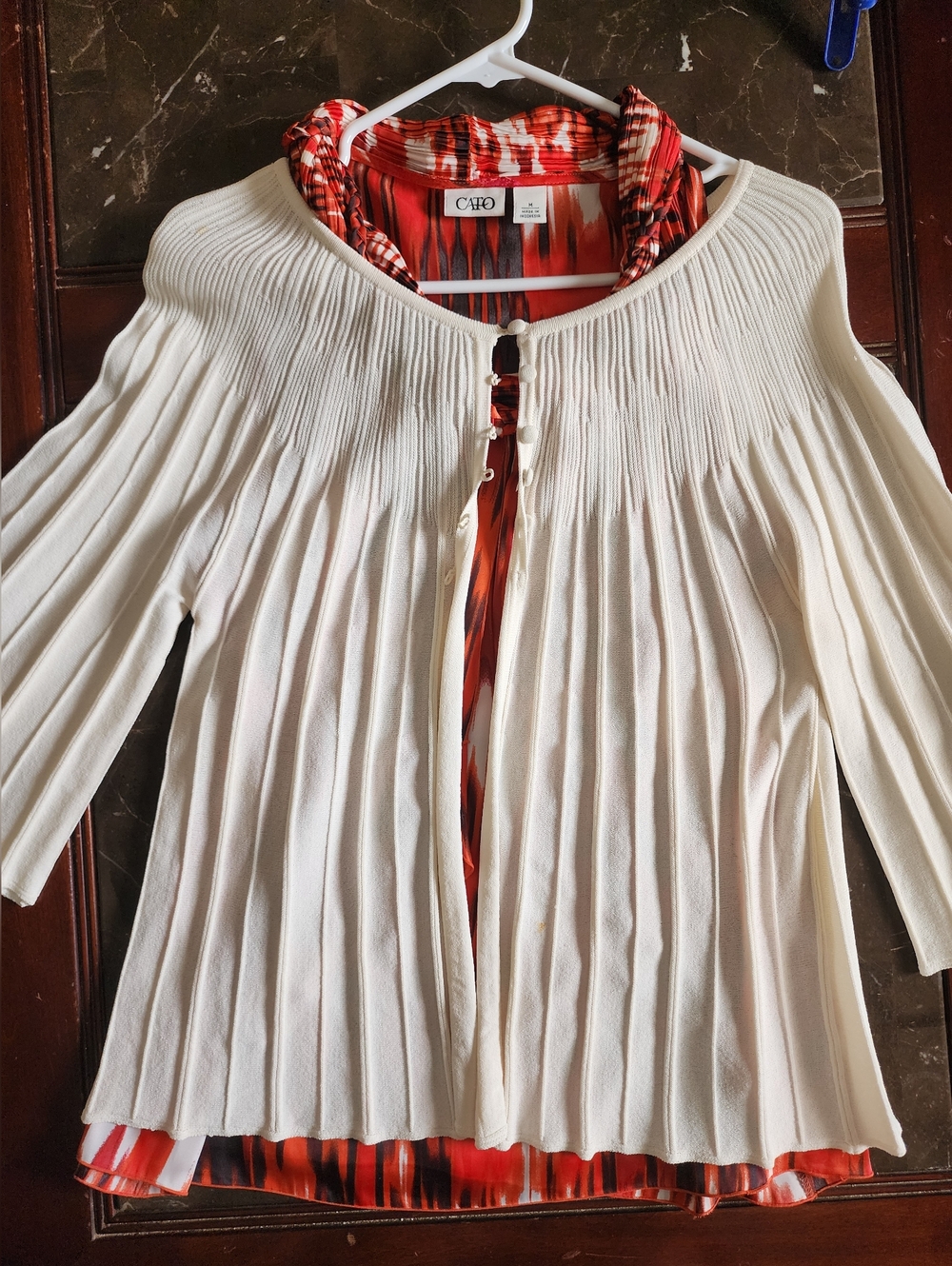 Cato Womens Medium Ivory Pleated Open-Front Top with Red Accent Blouse